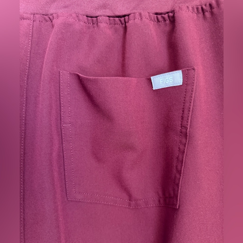 FIGS Burgundy Scrub Set Small Top & Jogger Pants Technical Collection Nurse - Picture 14 of 16